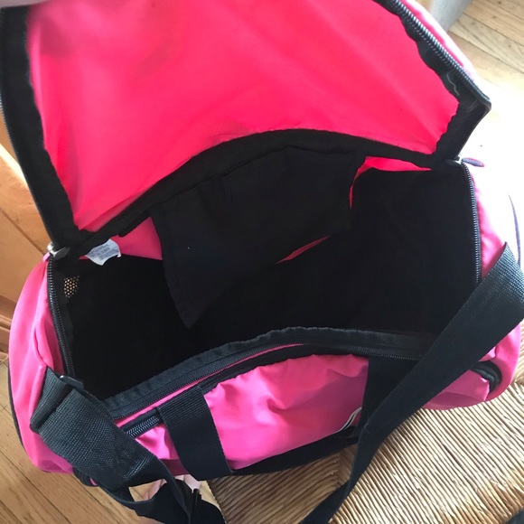 Nike duffle Bag Black & Pink - Picture 3 of 7